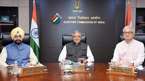 வாக்காளர் பட்டியல் திருத்தத்தில் என்ன நடந்தது? தேர்தல் ஆணையம் மீதான விமர்சனங்களுக்கு வெளியாகியுள்ள புதிய விளக்கம்