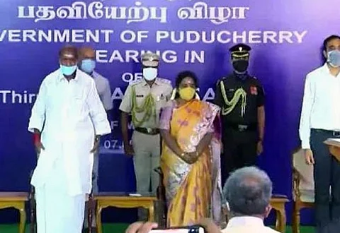 அப்பாடா.. பதவி ஏற்றுவிட்டோம்... நிம்மதி பெருமூச்சு விடும் புதுச்சேரி எம்.எல்.ஏக்கள்!!