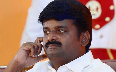 முக கவசம் அணியாமல் யாரும் வெளியில் செல்ல வேண்டாம்... முன்னாள் அமைச்சர் அறிவுறுத்தல்...