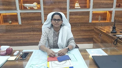 தூத்துக்குடி மாநகராட்சியின் 20வது ஆணையாளராக சாருஸ்ரீ பதவி ஏற்றுக்கொண்டார்