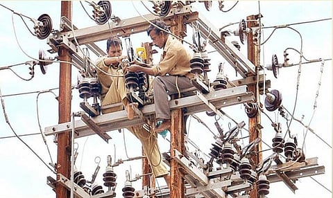தமிழகத்தில் ஏற்படும் மின்வெட்டு... பராமரிப்புக்கு நிதி ஒதுக்கீடு...