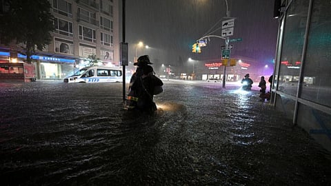 அமெரிக்காவில் இடா சூறாவளியின் கோரதாண்டவத்துக்கு 44 பேர் பலி...
