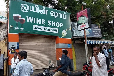 டாஸ்மாக் கடைகள் திறக்கும் நேரம் மாற்றம்: இனி காலையில் கடை இருக்காது...