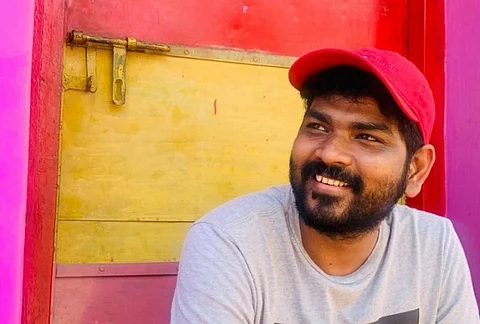 இந்தப்படத்துக்கு  விக்னேஷ் சிவன்  சம்பளமே வாங்கலையாம்..!!