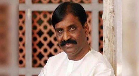 ஊசியில் நூலுக்கு பதில், ஒட்டகத்தை திணித்தால் நுழையாது - இந்தி திணிப்புக்கு கவிஞர் வைரமுத்து கண்டனம்!