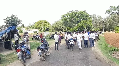 அடக்கம் செய்யப்பட்ட முதியவரின் உடலை...தோண்டியெடுக்க சொன்ன அதிகாரிகள்..! - குடும்பத்தினர் வேதனை