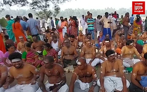 புனித தலங்களில் குவிந்து வரும் பக்தர்கள் கூட்டம்...தீவிர கண்காணிப்பில் ஈடுபட்ட போலீசார்!