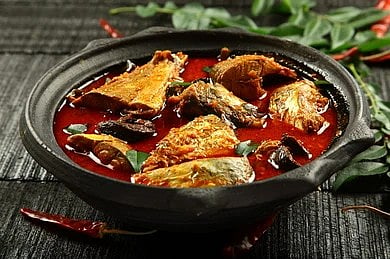 How to make delicious fish kulambu in a clay pot without tamarind and ...