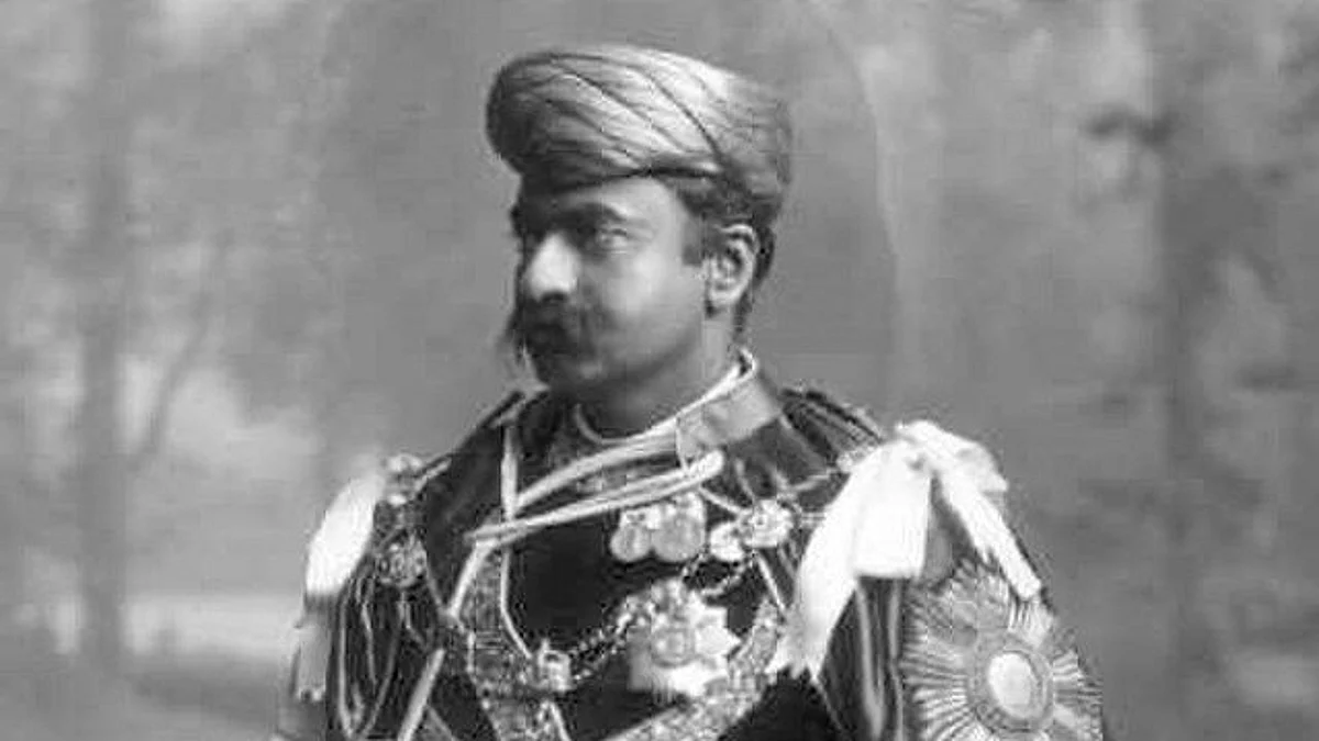 Sir Bhagvatsinhji, the Doctor and Ruler of Ancient Gondal (Wikimedia)