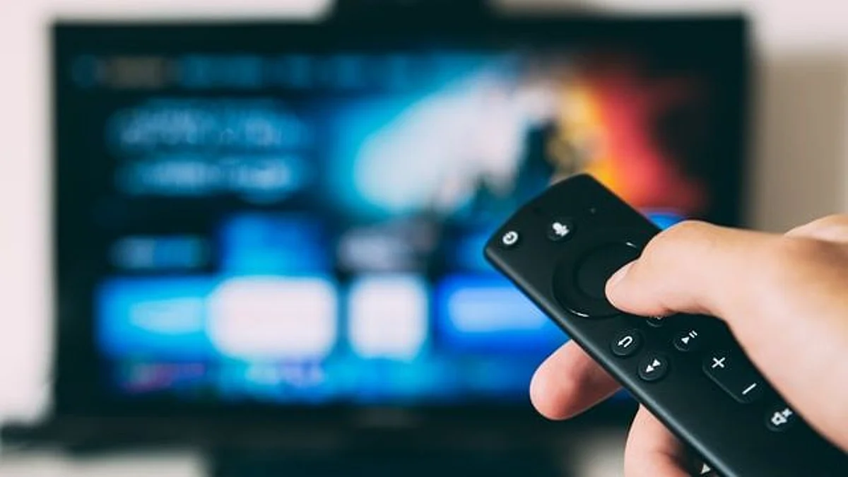 Parents hooked to screens for relaxation shout at children more (Unsplash)