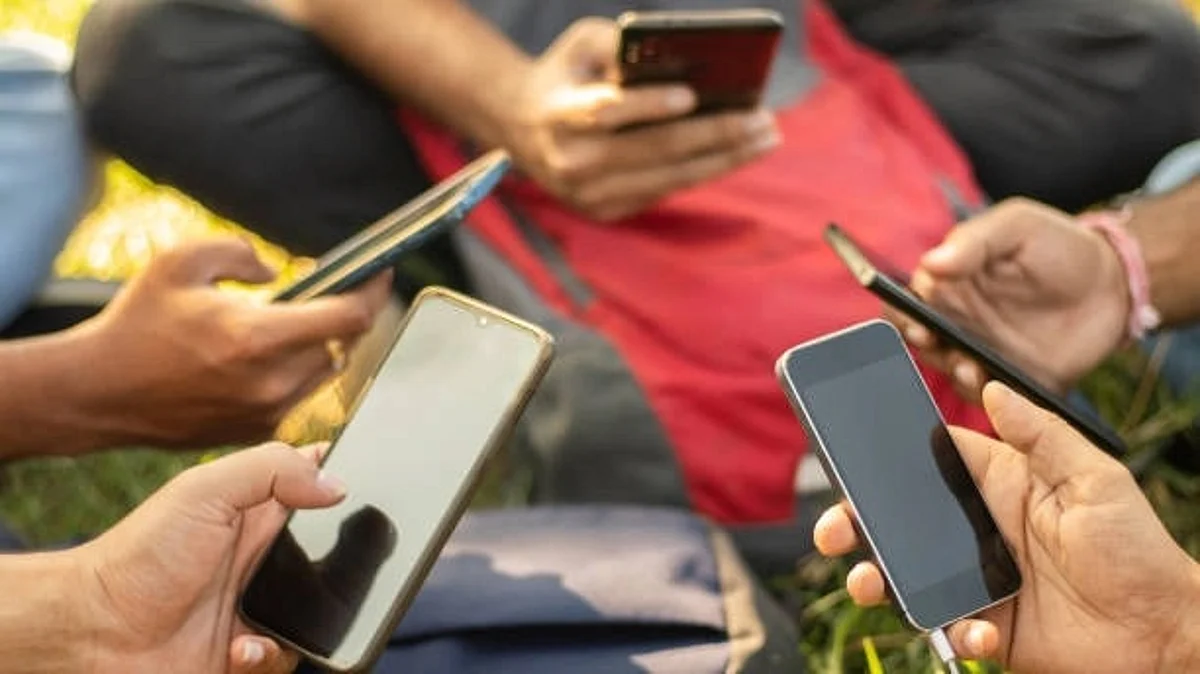 Although any technical development has drawbacks, wireless technology has a number of benefits that surpass these drawbacks. A wireless network enables people to instantly access any information or data they require (Unsplash)