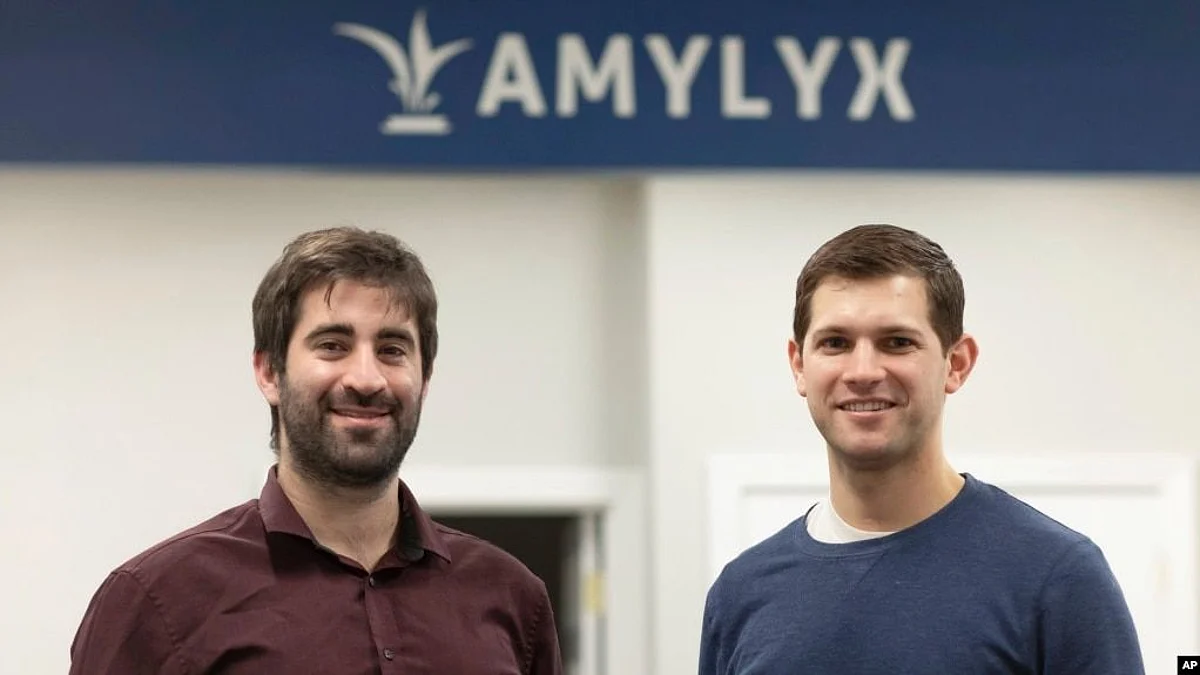 This 2018 photo provided by Amylyx shows company co-founders Joshua Cohen, left, and Justin Klee in Cambridge, Mass. A closely watched experimental drug for Lou Gehrig’s disease is getting an unusual second look from U.S. regulators (Image Source- VOA)