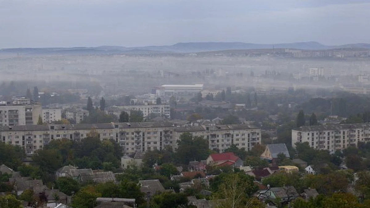 During the past decade, a growing body of research has shown that air pollution harms older adults’ brains, contributing to cognitive decline and dementia. What hasn’t been clear is whether improving air quality would benefit brain health.(Wikimedia Commons)
