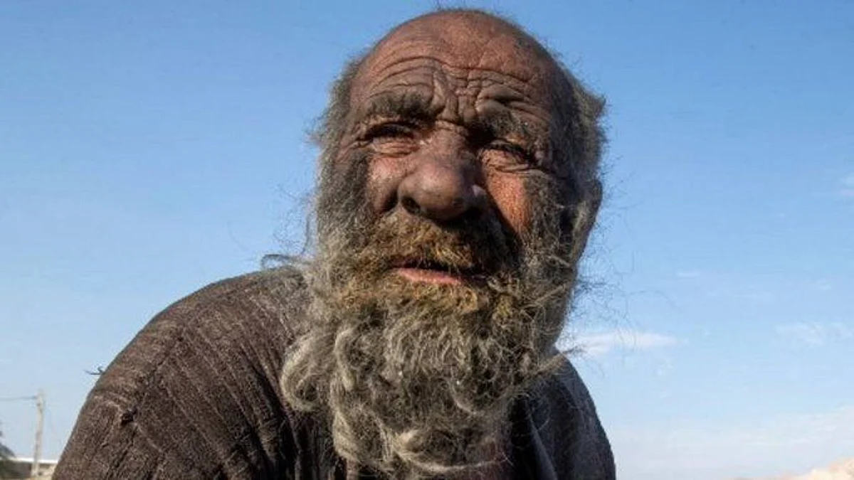 Amou Haji, a single man who did not wash himself up for more than half a century and died on Sunday in the village of Dejgah, the IRNA news agency reported.
