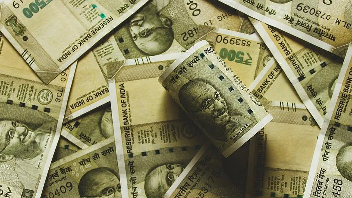 The accused had his "Open Sesame!" moment after he deactivated alarm and sabotaged the CCTV. Shaikh opened the vault and transferred bundles of Rs. 2000 to chute through AC duct (image source-Pixabay)