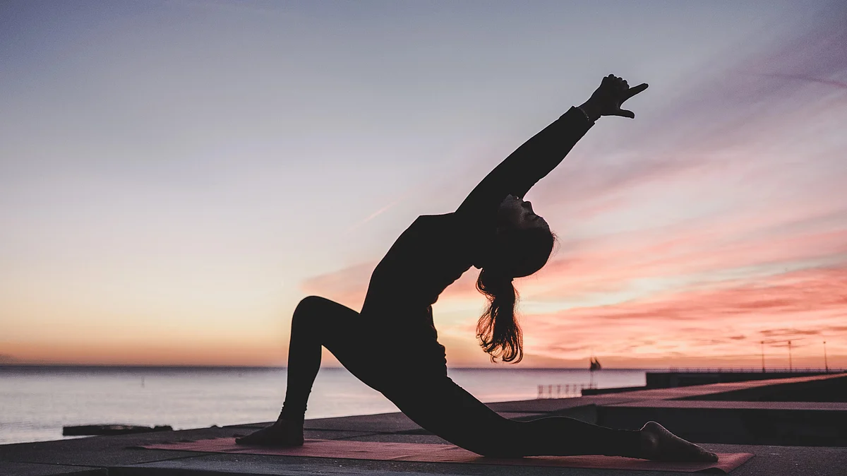 Complementary therapies like naturopathy and yoga can help achieve normal blood sugar levels.