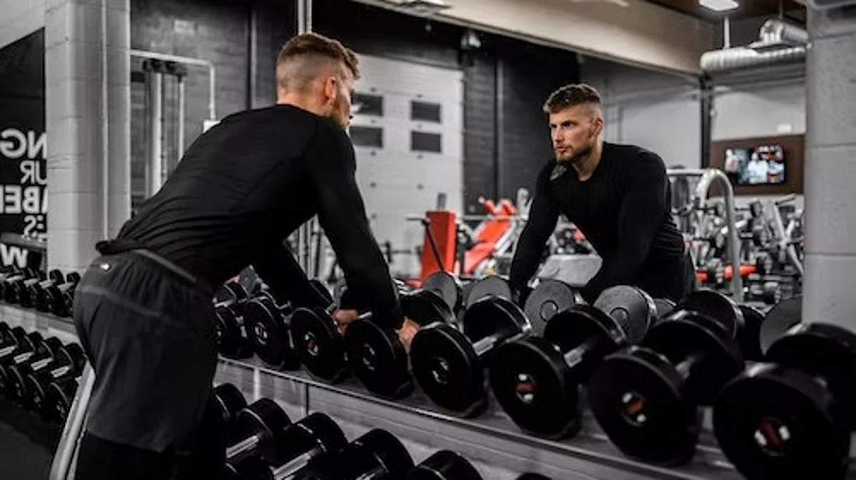 We know that muscular strength is a predictor of longevity and that weakness is a powerful indicator of disease and mortality (Unsplash)