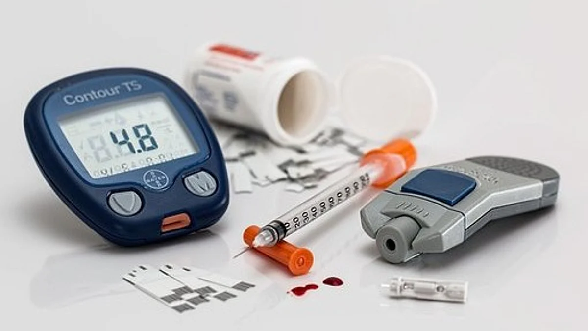 Type 2 diabetes is a complex metabolic disorder characterised mainly by an excessive amount of glucose in the blood due to the body’s inability to properly respond to the insulin action —a process known as insulin resistance— or to produce this hormone.