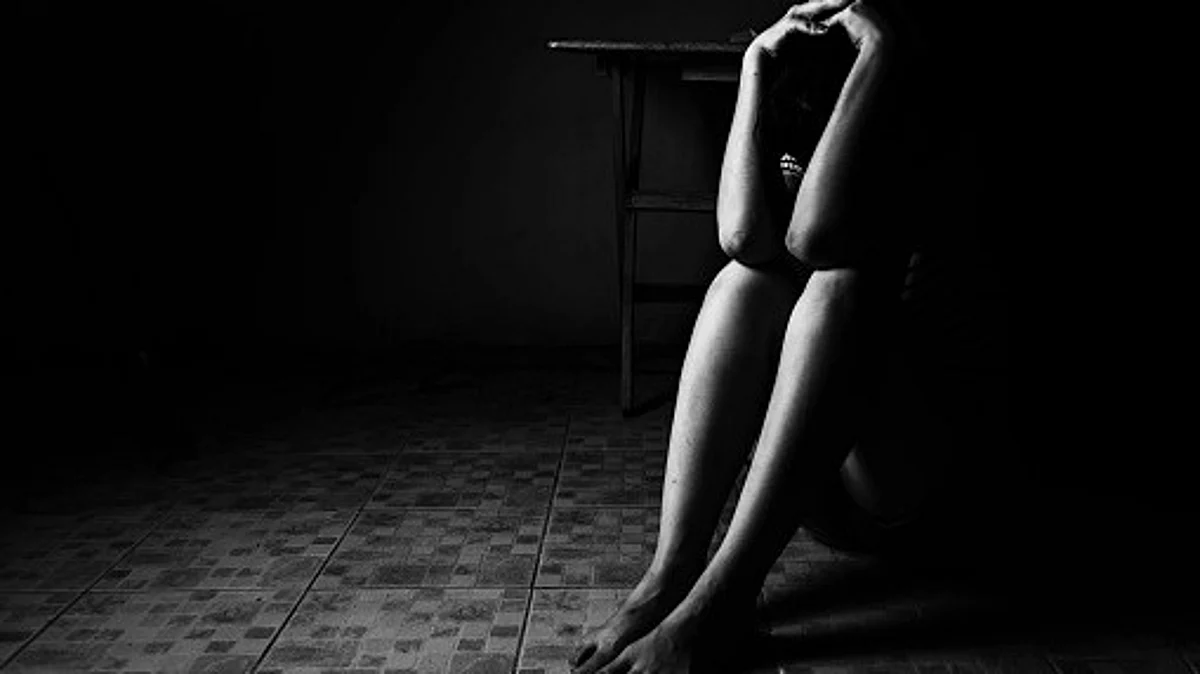 In an environment where sexual misconduct by one or more individuals is an open secret, those who have been their targets face uncertainty over whether others will come forward. If one person chooses to report misconduct, they do not know if their information will be backed by other reports, or if it will be an outlier, weakening their credibility and making them vulnerable to reprisals. In the language of game theory, the complainant who sticks their neck out to report faces a “first mover disadvantage,” with significant potential costs.