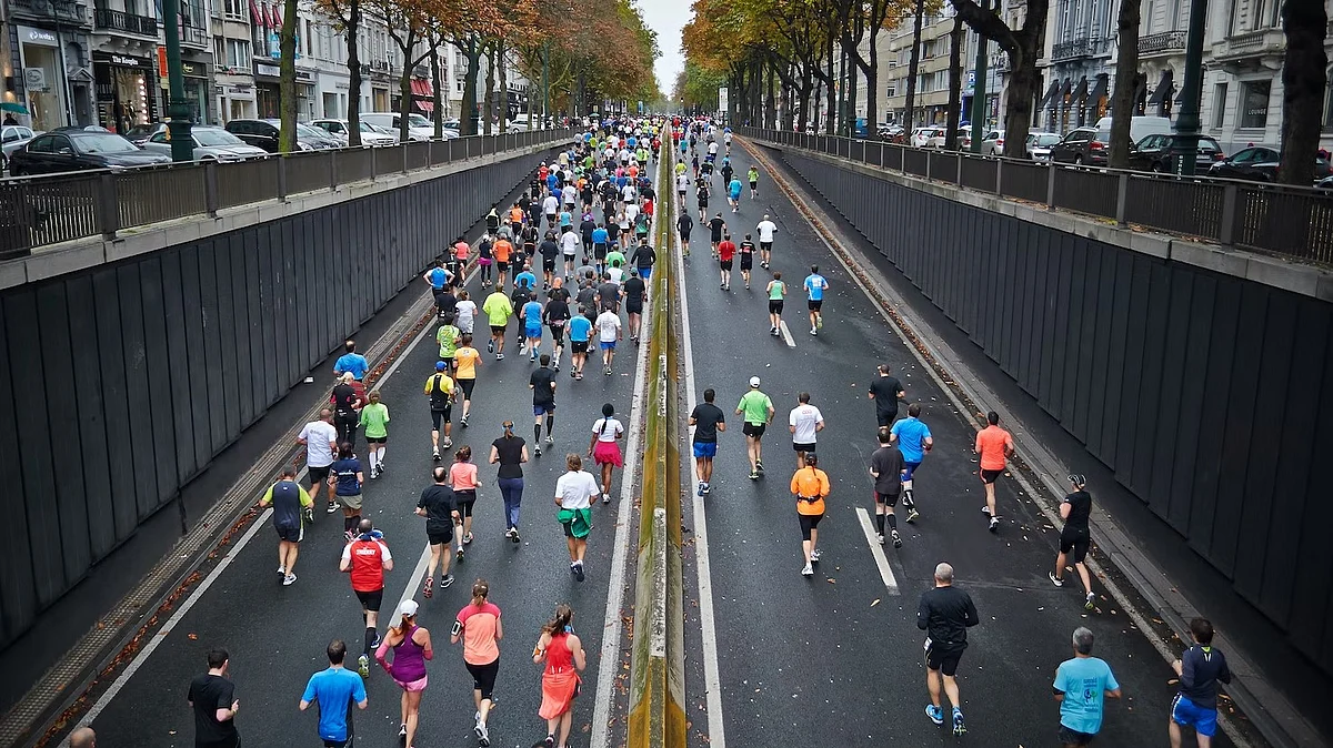 The prestigious Tata Mumbai Marathon was back for its 18th year after a two-year hiatus due to COVID on January 16. The spirits were high as a whopping 55,212 people participated across seven categories.