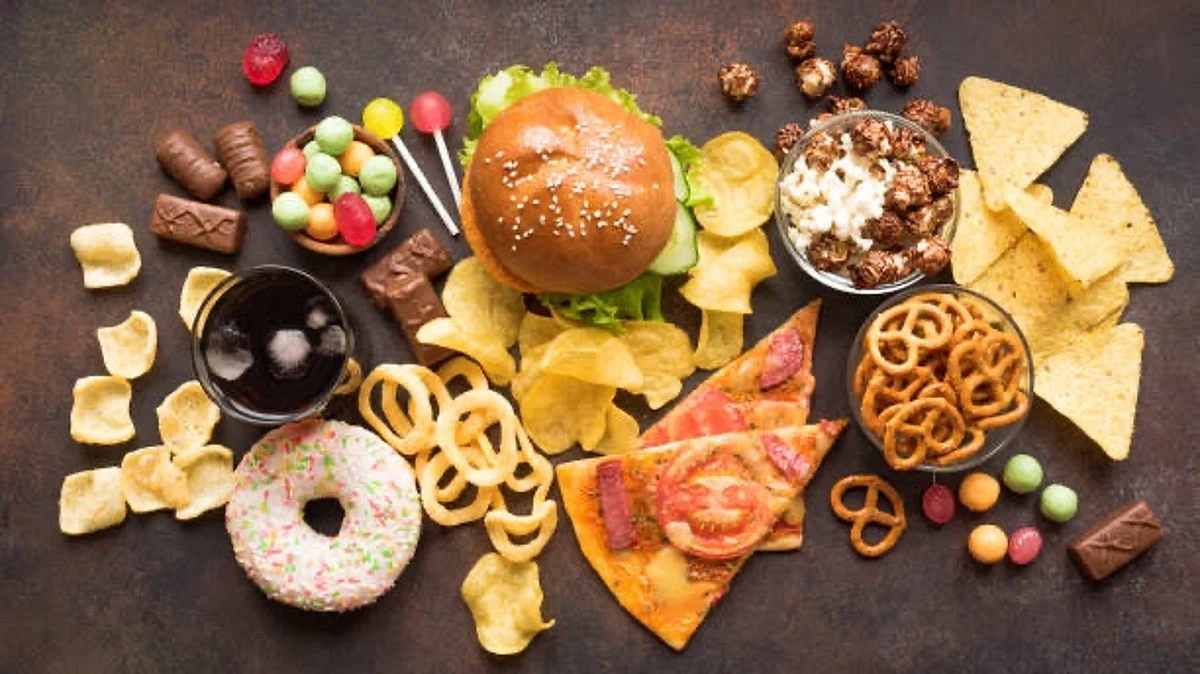 Researchers at Michigan Medicine have discovered that a high-fat diet promotes an early inflammatory response in the brains of mice through an immune pathway linked to diabetes and neurologic diseases, suggesting a possible bridge between metabolic dysfunction and cognitive impairment(Unsplash)