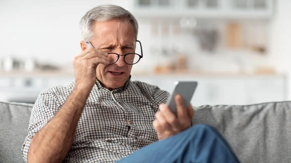 New research shows that 28% of people over the age of 71 have a visual impairment, even while wearing their regular glasses, contact lenses, or other visual aids(Unsplash)