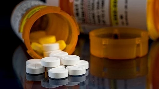 More than half of the 1,724 adults surveyed reported that using cannabis led them to decrease the use of pain medications, including prescription opioids and over-the-counter analgesics. (Unsplash)
