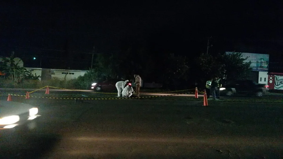 Peatón muere atropellado en el periférico de Morelia
