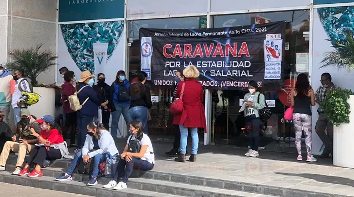 CNTE toma Las Américas y amenaza con hacer lo mismo en otros centros comerciales