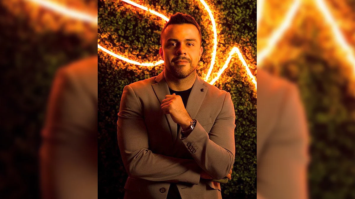 Oscar Martínez, consultor político digital michoacano, es nominado en Washington, DC.
