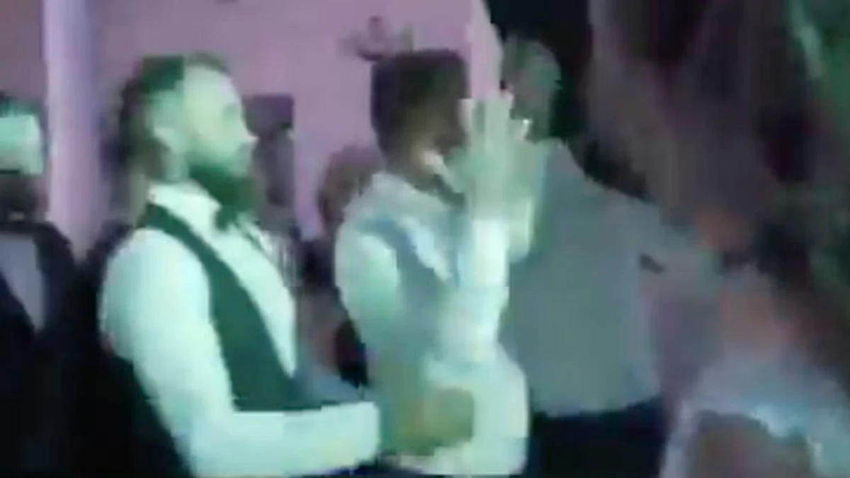 Dejan caer al novio en su boda y sufre daño vertebral