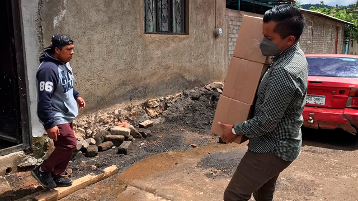 Entrega gobierno de Pátzcuaro apoyo alimentario a familias afectadas por el Covid-19