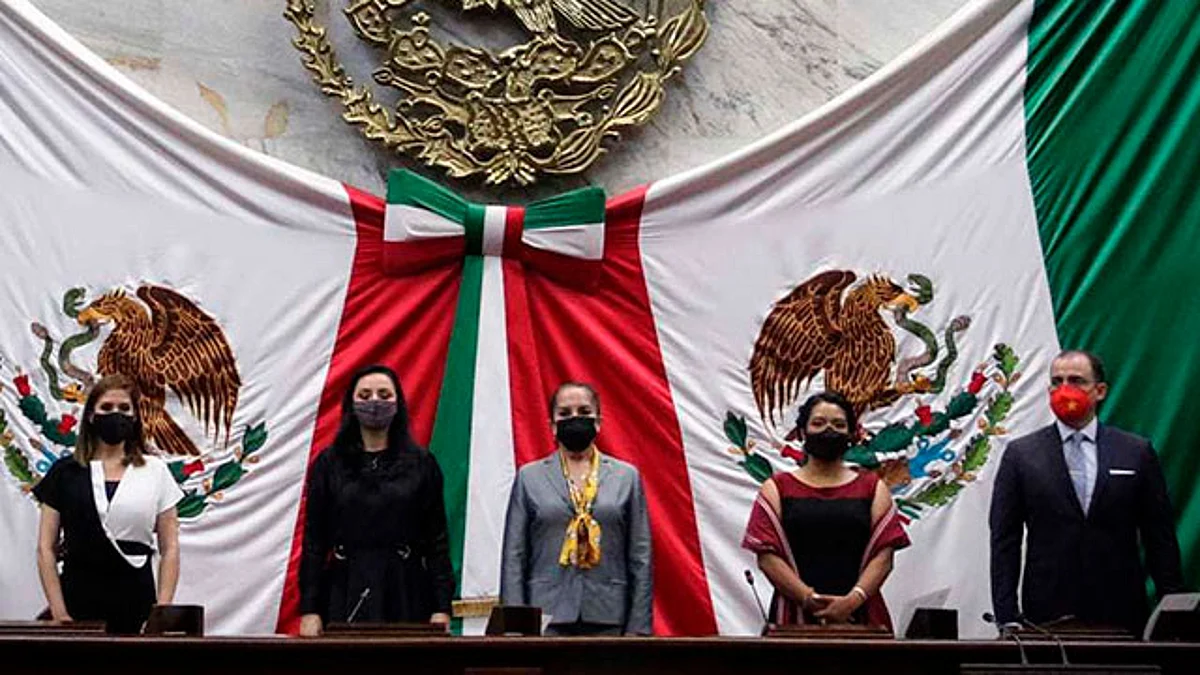 Por unanimidad, designan a Adriana Hernández presidenta de la Mesa Directiva del Congreso