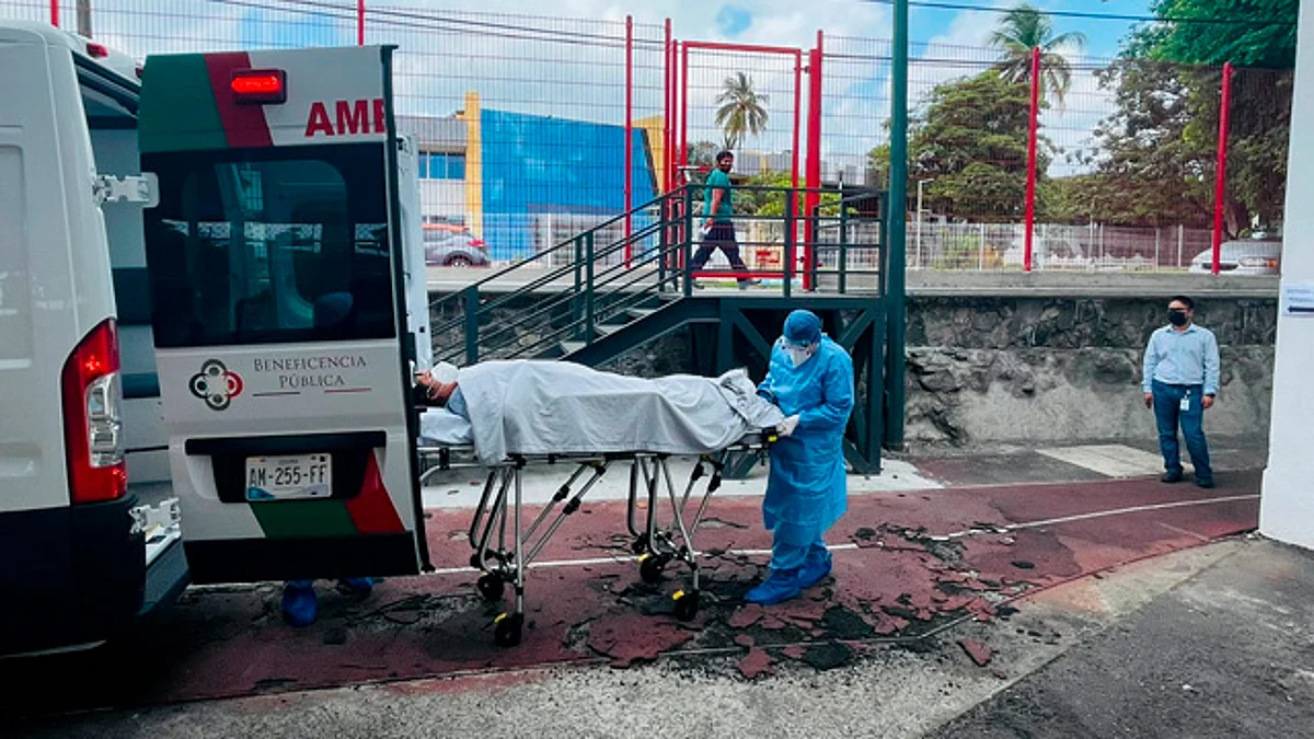 3 mil contagios y 230 muertes por Covid-19 en 24 horas, en México