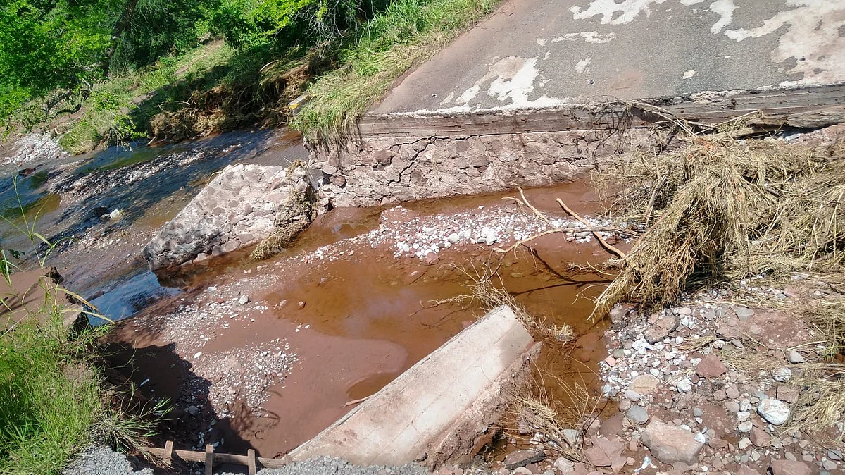 Por lluvias, daños de más de 200 mdp a caminos y puentes