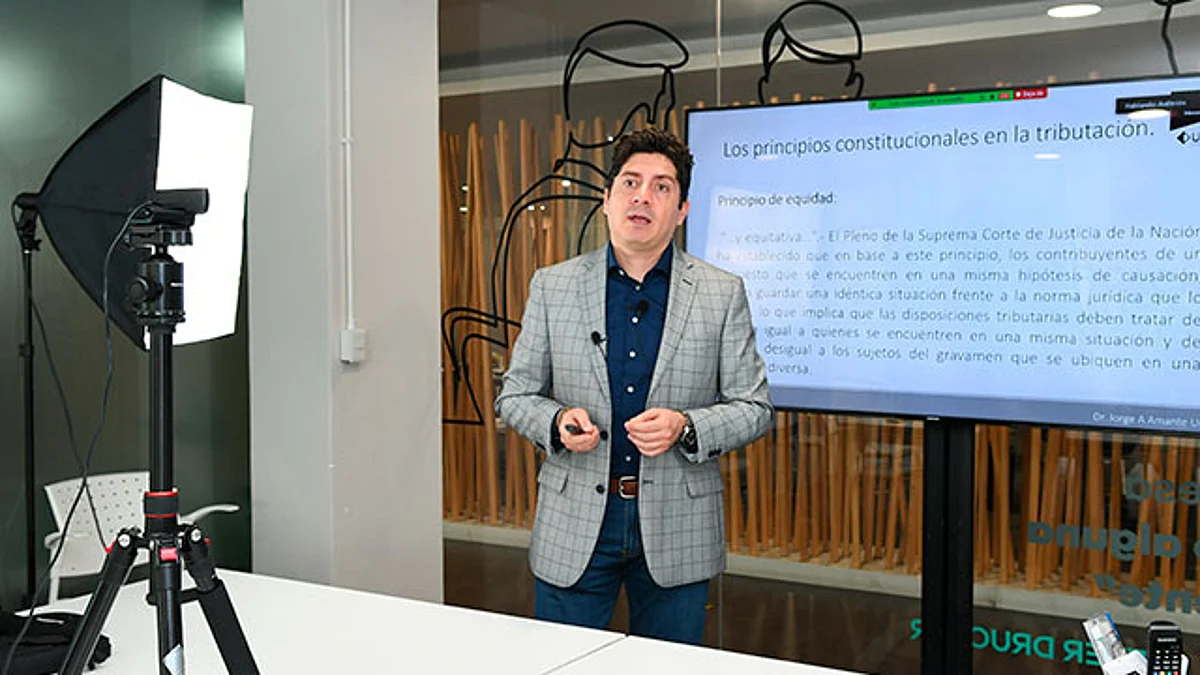 Exponen sobre tributación en el contexto de la Constitución Mexicana