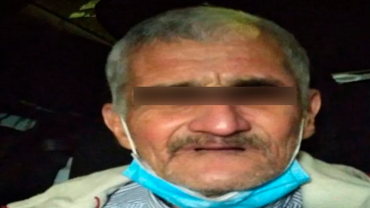 ¡Indigna! Detienen y llevan a la cárcel a abuelito por robar dos chocolates