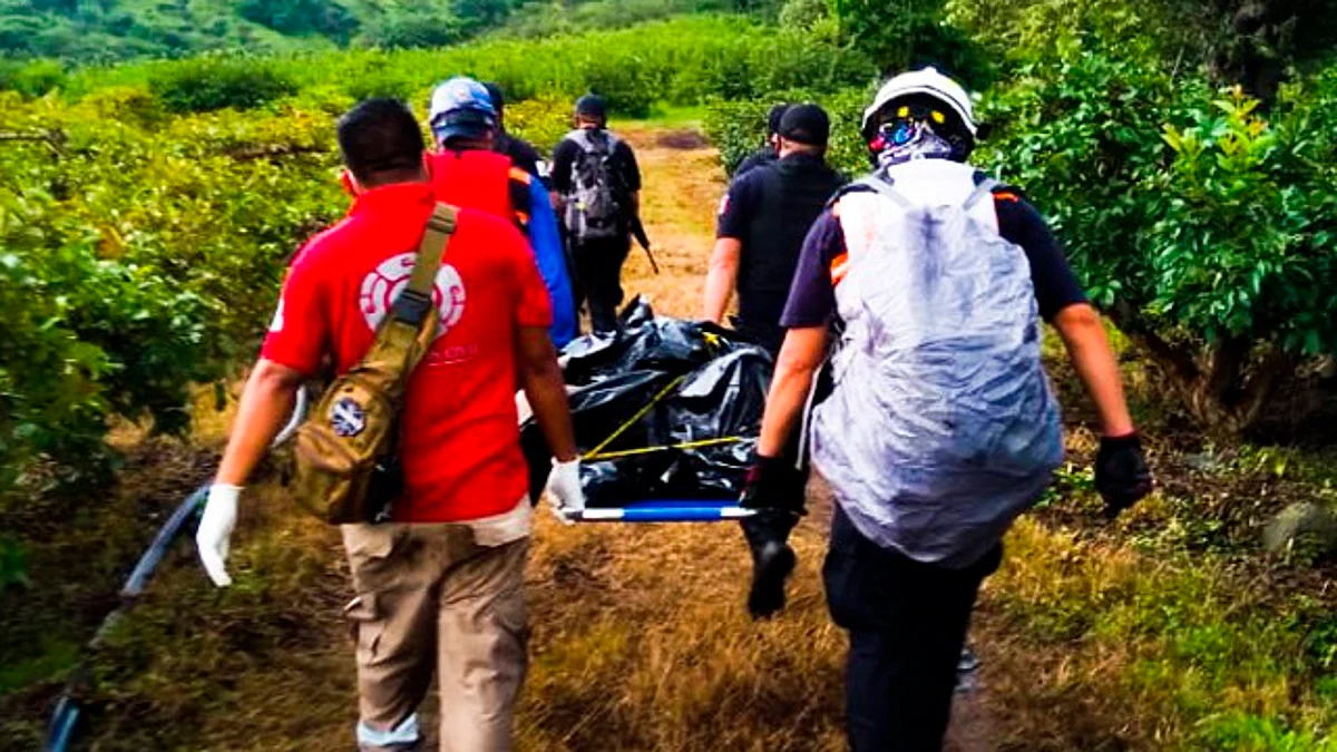 Corriente de río arrastra a un hombre y muere, en Michoacán