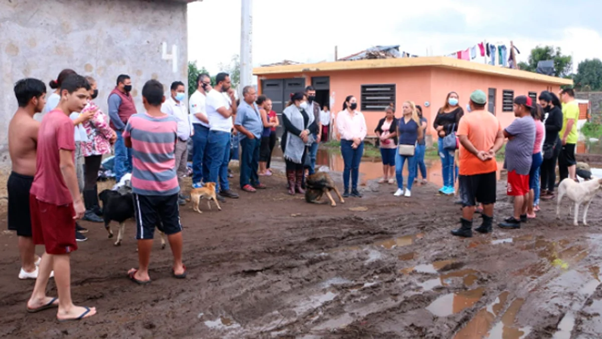 DIF otorga apoyo a familias damnificadas por lluvias en Uruapan