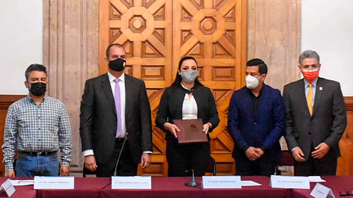 Reciben diputados de Michoacán Informe de la CEDH