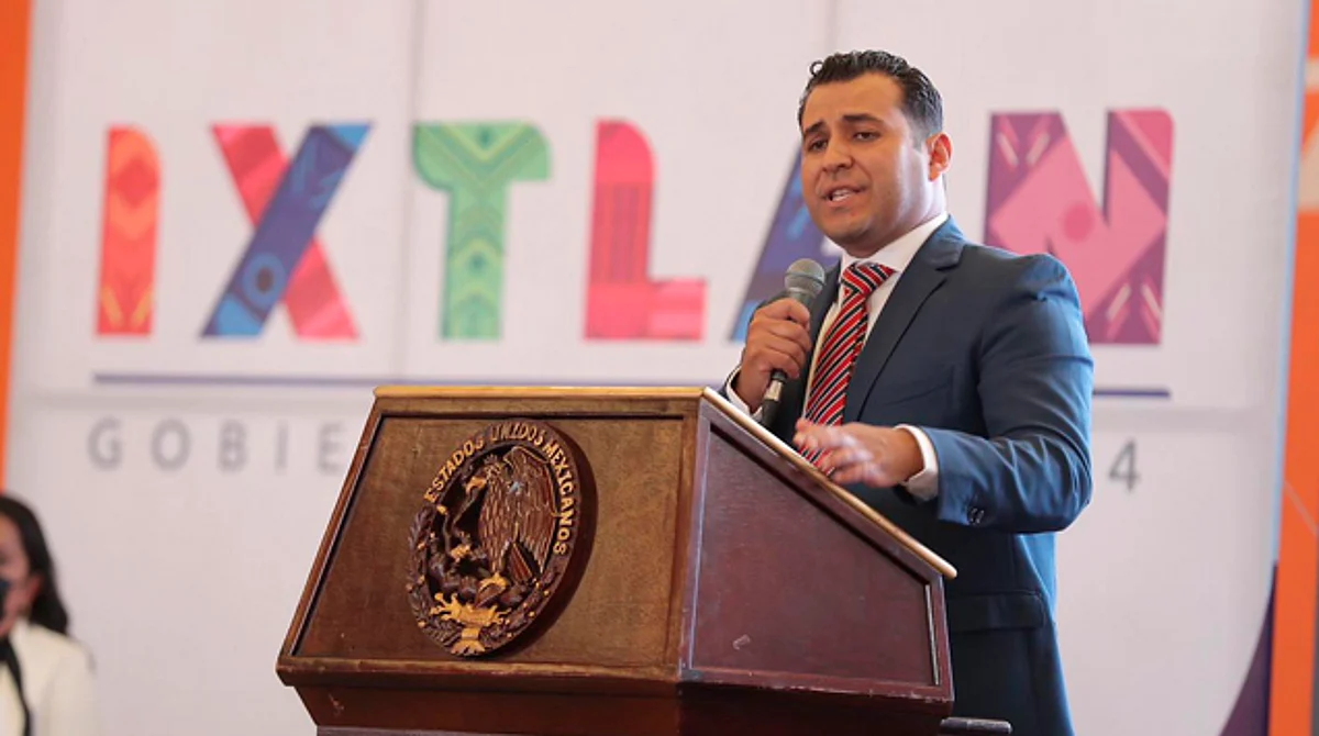 Propone Enoc Tamayo venta de camionetas de lujo para obras en Ixtlán