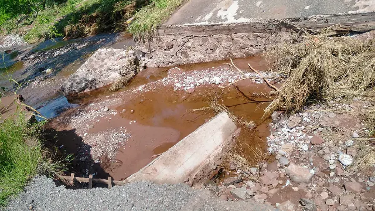 Sin agua en Gabriel Zamora por daños al sistema hidráulico ante lluvias