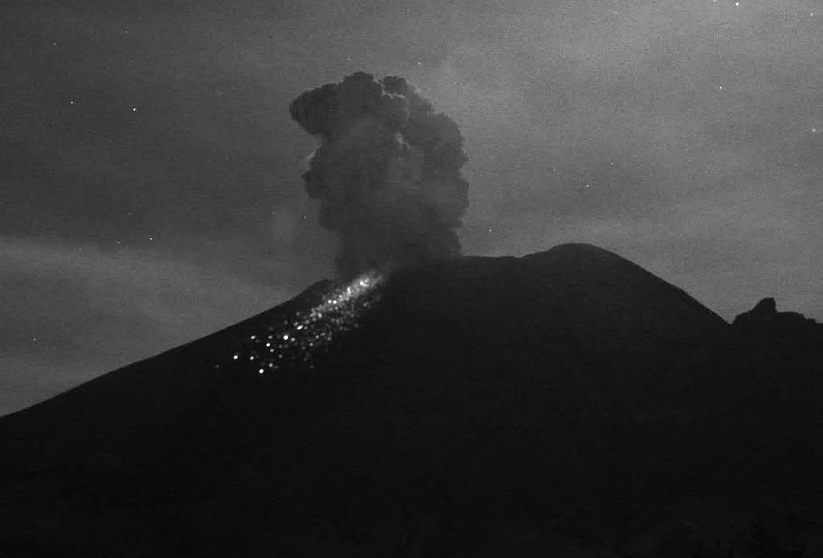 Popocatépetl vuelve a generar explosión; piden no acercarse