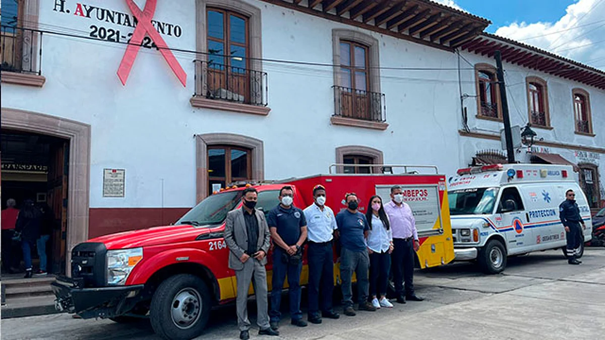 Pátzcuaro: Equipa gobierno de Julio Arreola a Bomberos y a Protección Civil