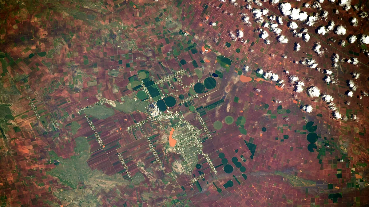 Con formas inusuales y colores brillantes, así se ve México desde el espacio