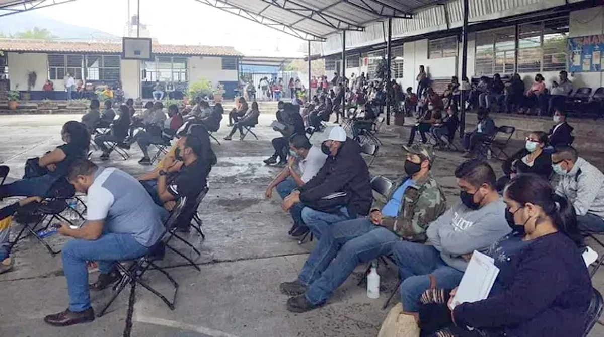 Regreso a aulas en Michoacán podría no ser; hasta que paguen, dicen maestros