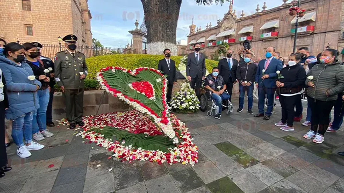 Izan bandera a media asta y recuerdan a víctimas del 15-S de Morelia