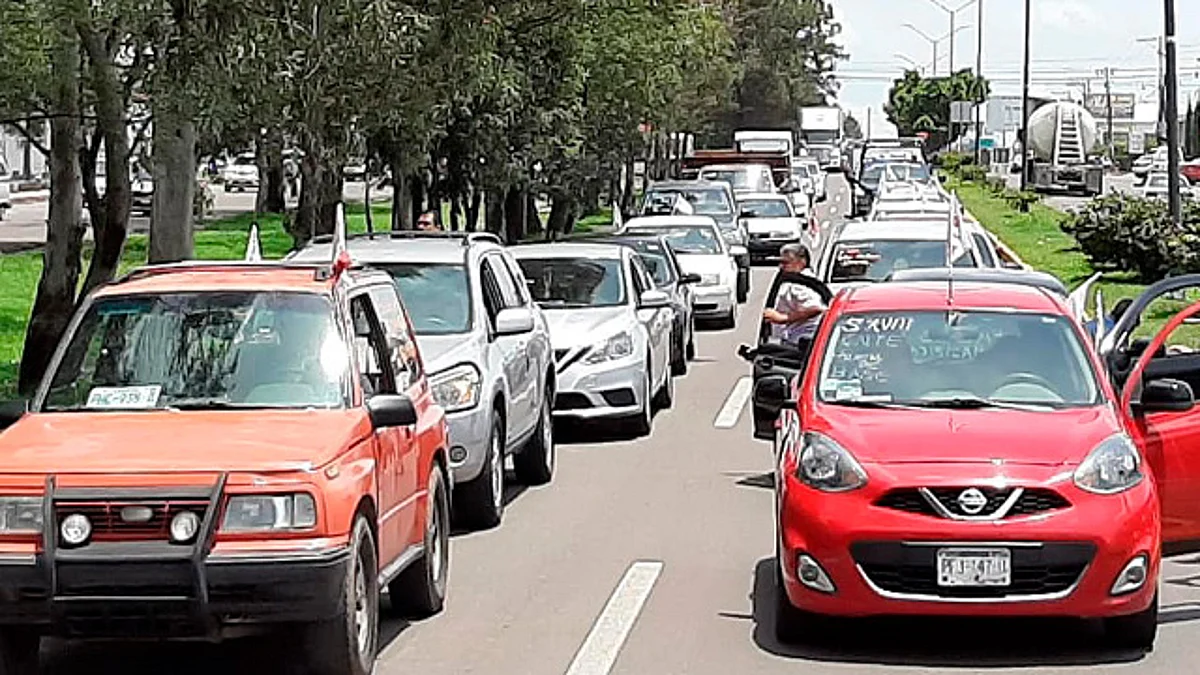 Morelia, entre caos por vacunación, caravana y plantones, este lunes