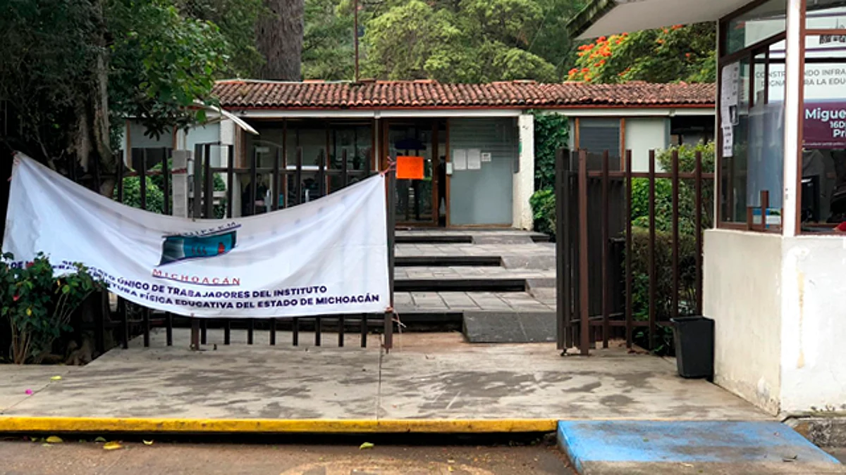 Retoman protesta en el IIFEEM por falta de pago en Morelia