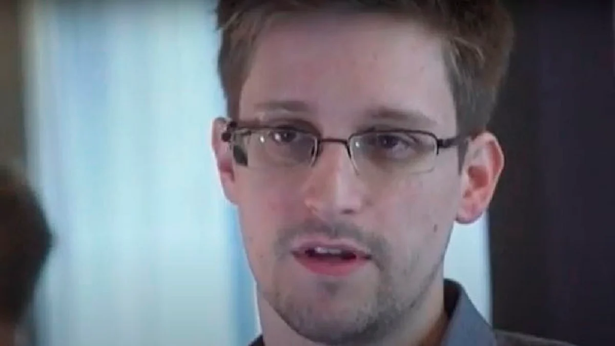 “Más privada y sin fines de lucro”: Edward Snowden recomienda usar Signal